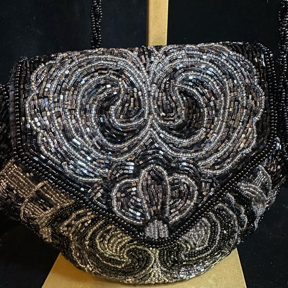 La Regale Elegant Black and Silver Beaded Evening Bag - Picture 2 of 9